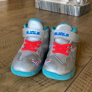 Kids silver Nike high tops, size 7